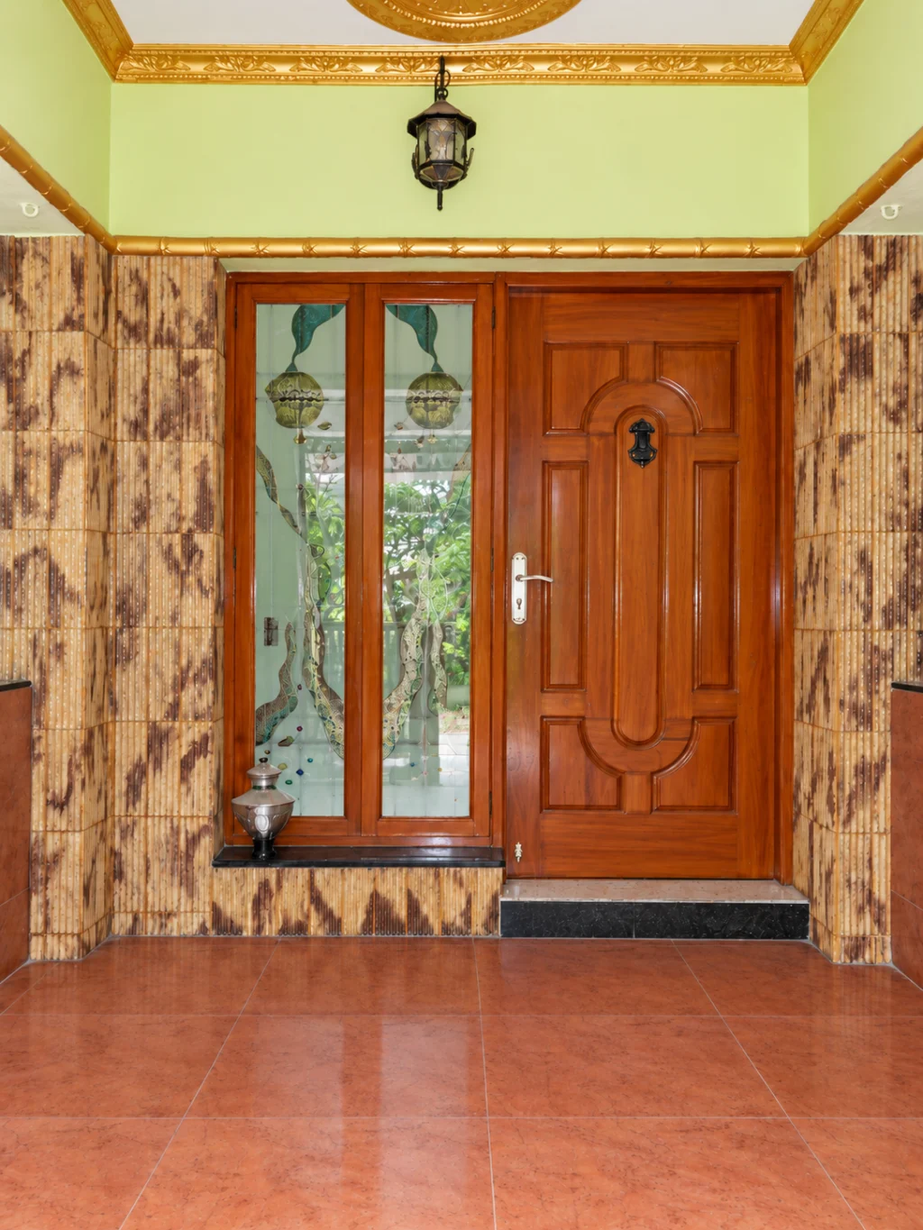 Annam–Anugraha interior and entrance details, view 9